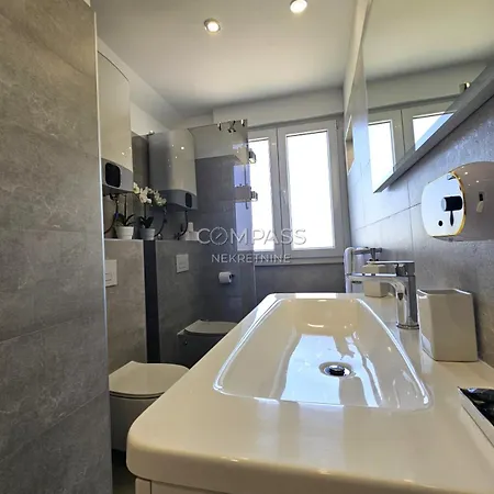 Apartment Leggero With Open Sea View